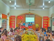 Trường mầm non 7/5 đón đoàn đại biểu Hội thảo tập huấn  nhân rộng mô hình điểm về thực hiện Chuyên đề “Xây dựng trường mầm non lấy trẻ làm trung tâm” do sở Giáo dục và Đào tạo tổ chức